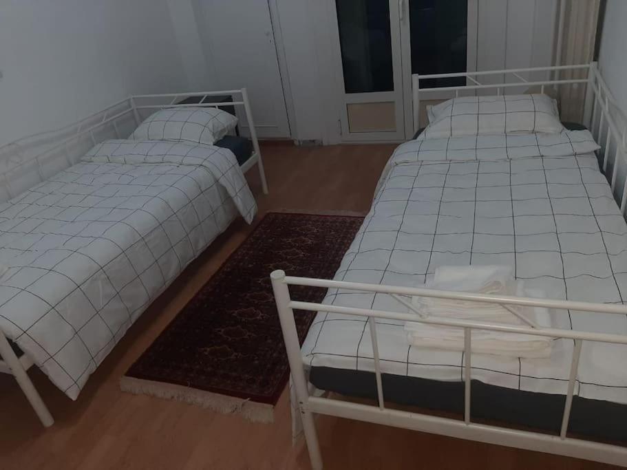 Appartamento Modern Apartmen In Athina Atene Esterno foto