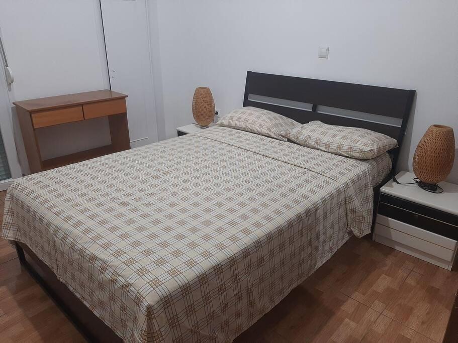 Appartamento Modern Apartmen In Athina Atene Esterno foto